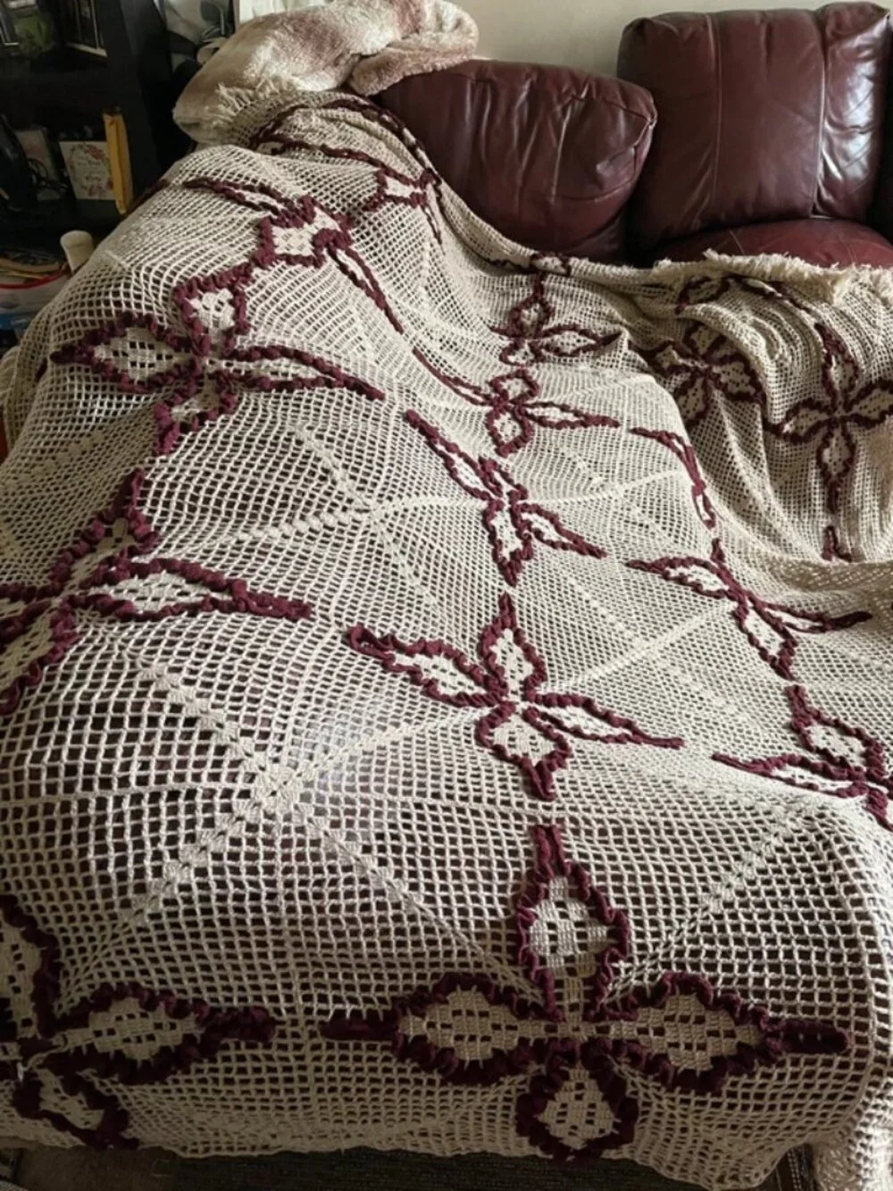 Bed spread 51 x 67 in